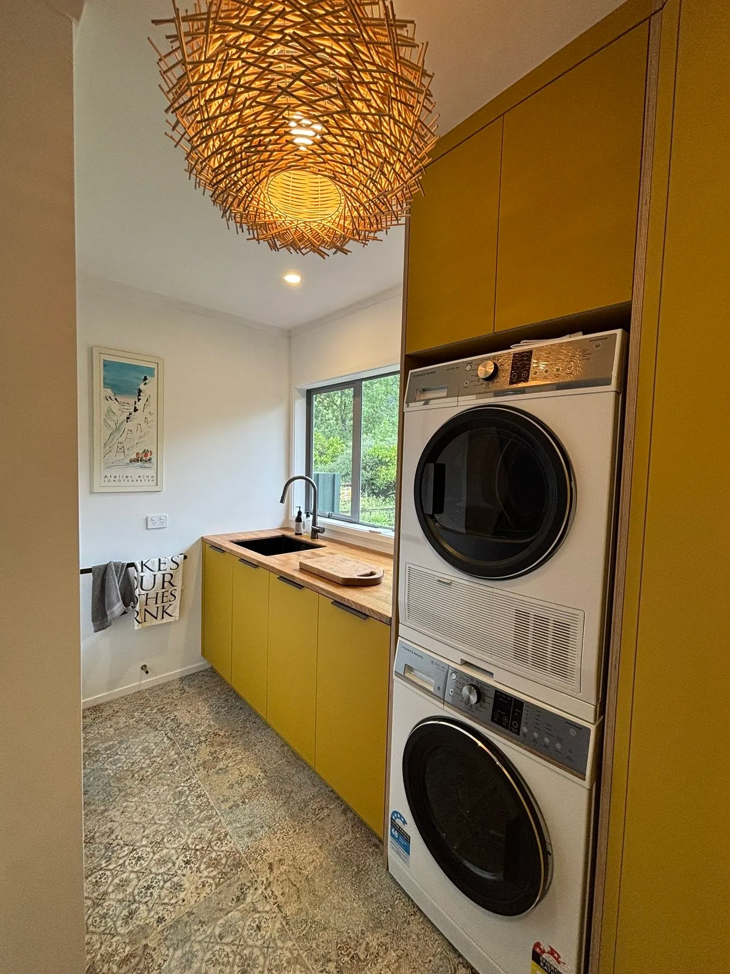 Washer dryer tower cabinetry – Far North
